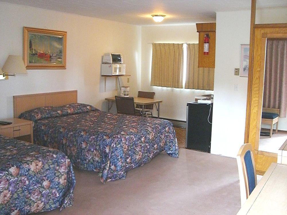 A-1 Alberni Inn Port Alberni Ngoại thất bức ảnh