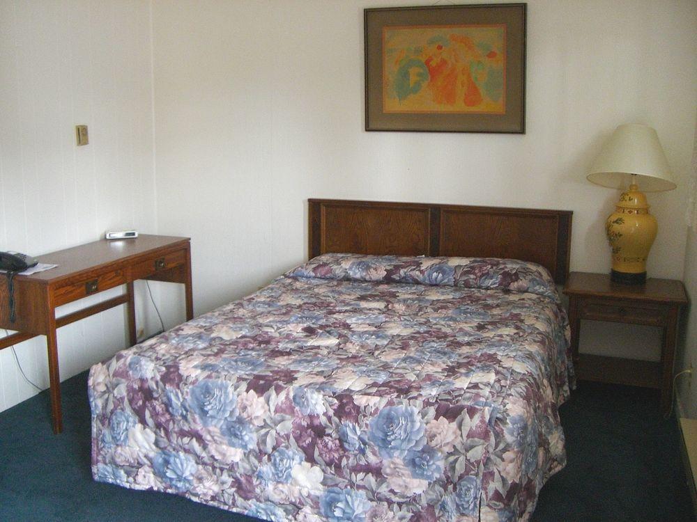 A-1 Alberni Inn Port Alberni Ngoại thất bức ảnh