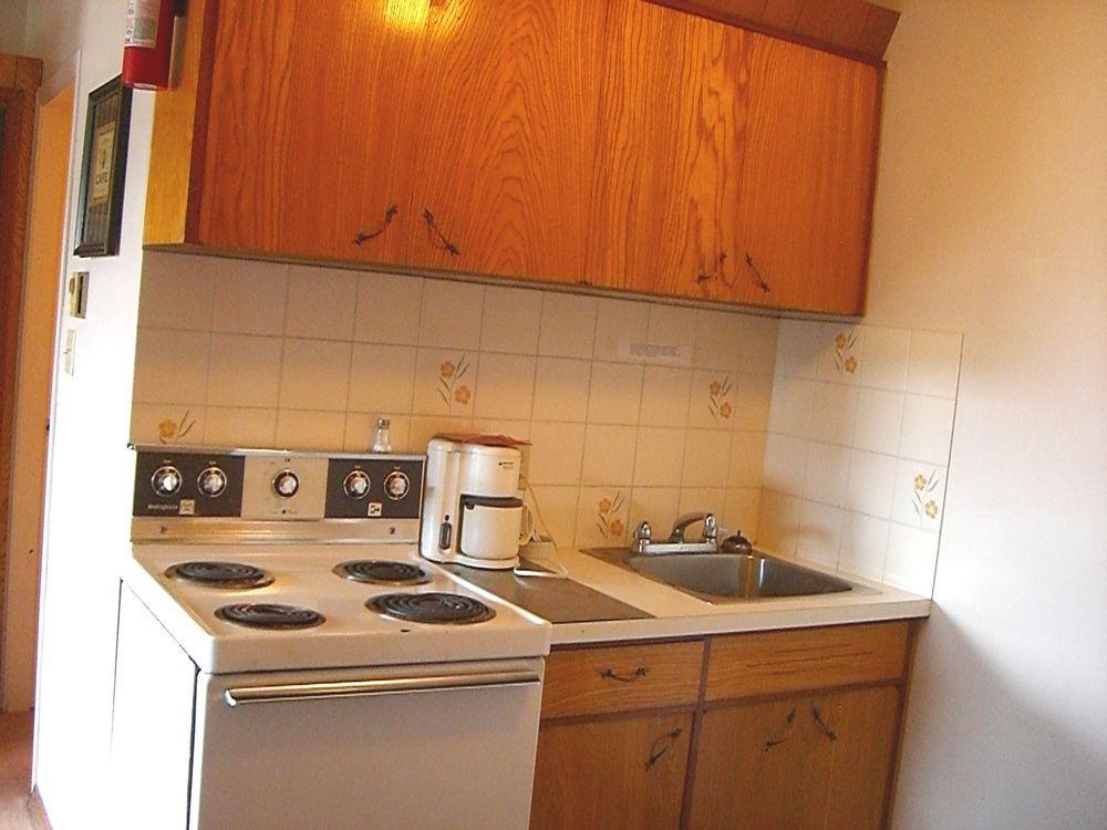 A-1 Alberni Inn Port Alberni Ngoại thất bức ảnh