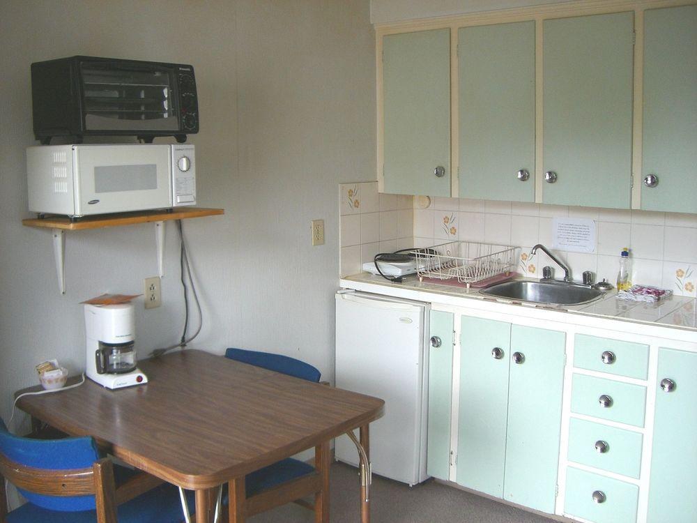 A-1 Alberni Inn Port Alberni Ngoại thất bức ảnh