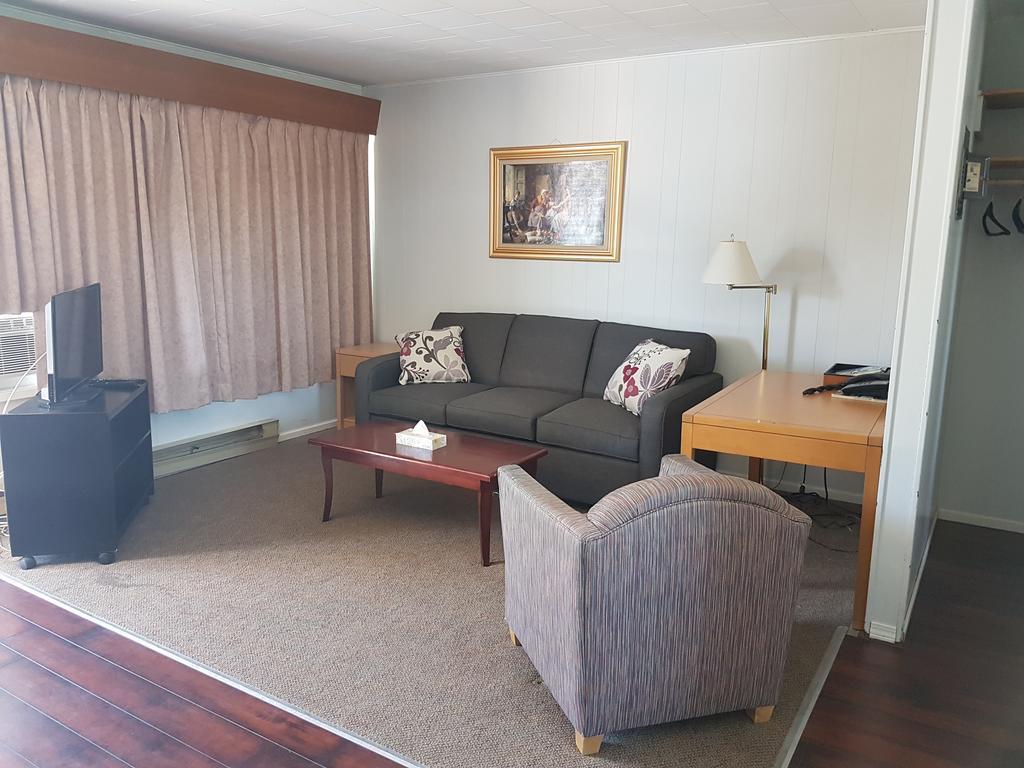 A-1 Alberni Inn Port Alberni Ngoại thất bức ảnh