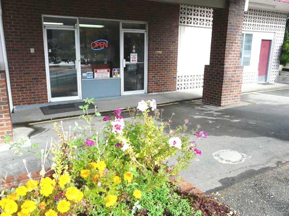A-1 Alberni Inn Port Alberni Ngoại thất bức ảnh