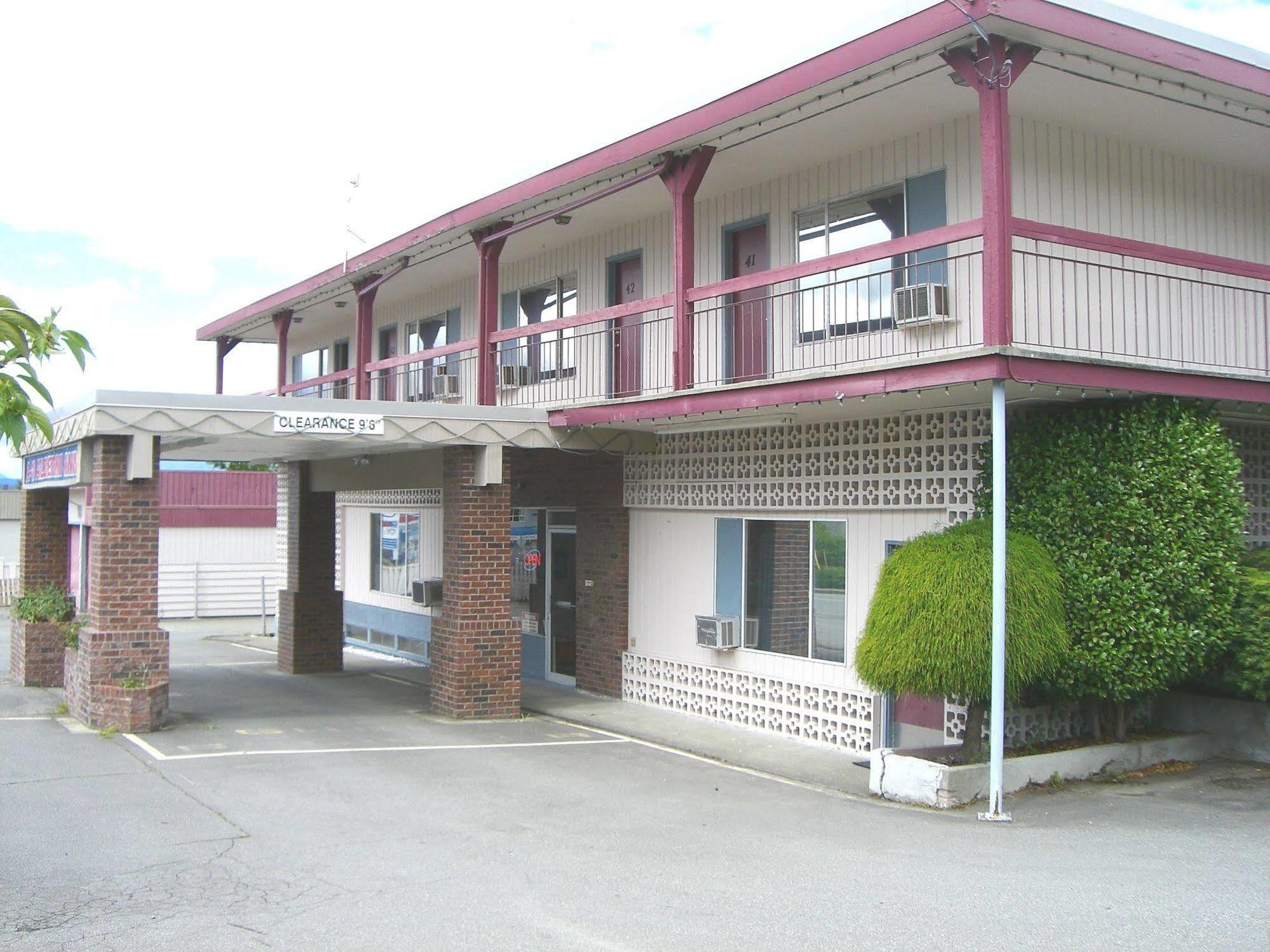 A-1 Alberni Inn Port Alberni Ngoại thất bức ảnh