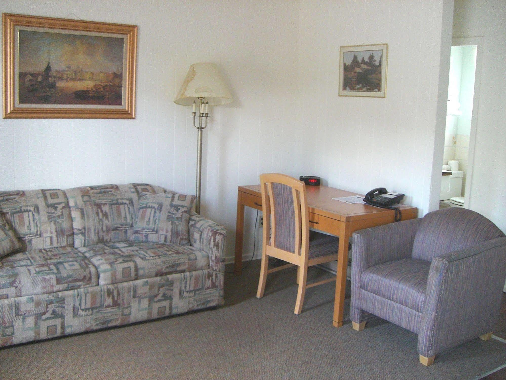 A-1 Alberni Inn Port Alberni Ngoại thất bức ảnh