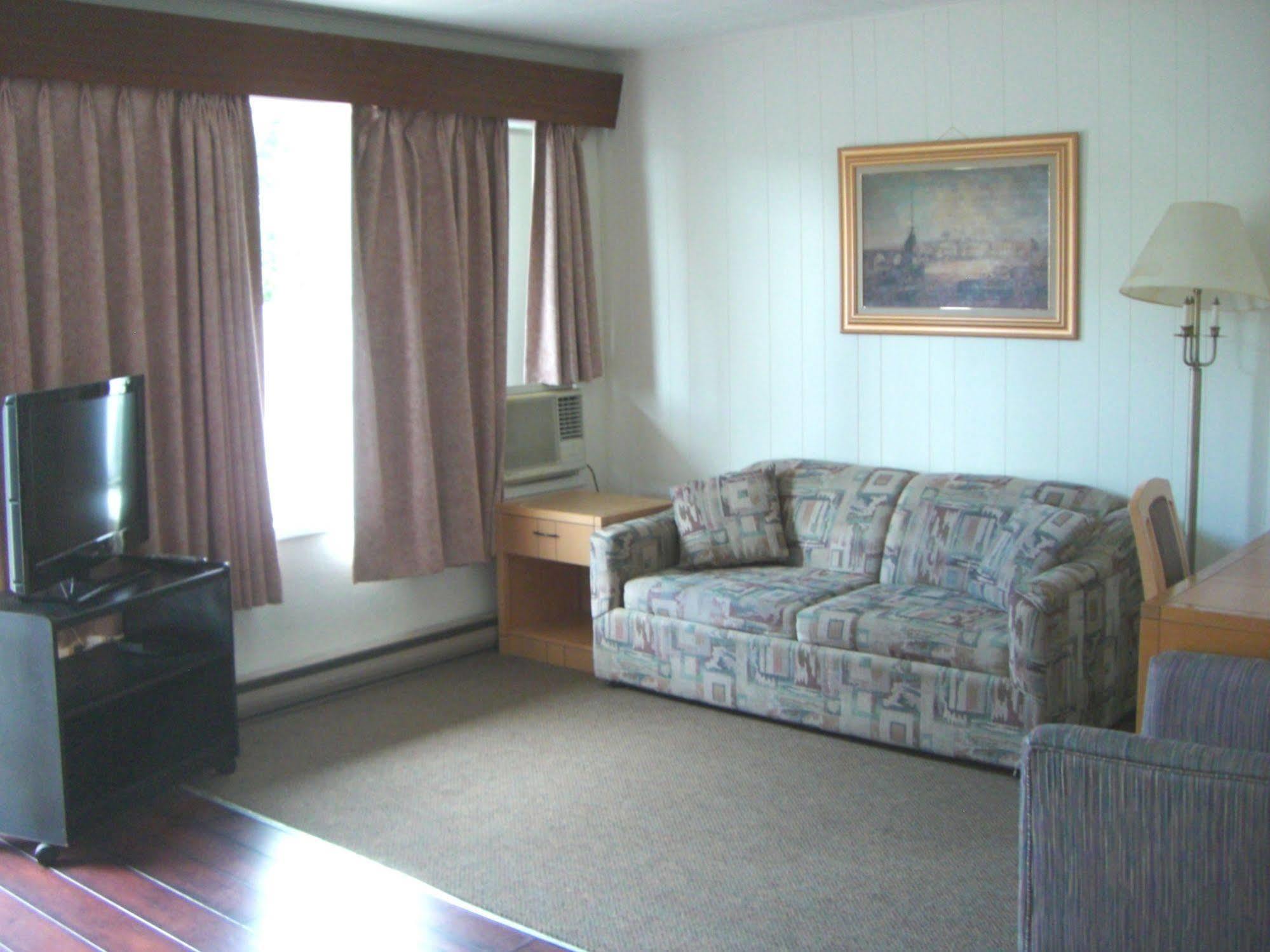 A-1 Alberni Inn Port Alberni Ngoại thất bức ảnh