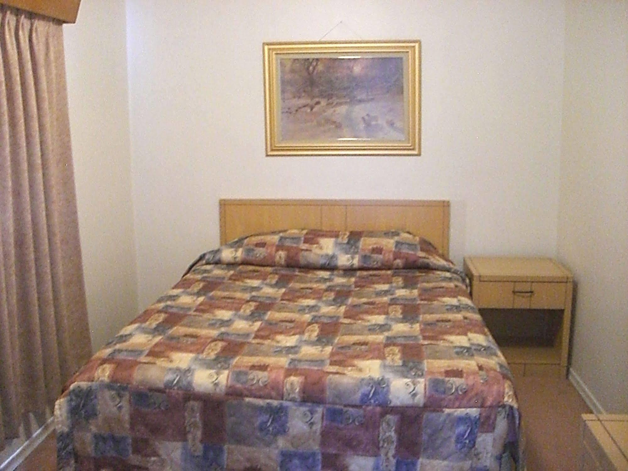 A-1 Alberni Inn Port Alberni Ngoại thất bức ảnh
