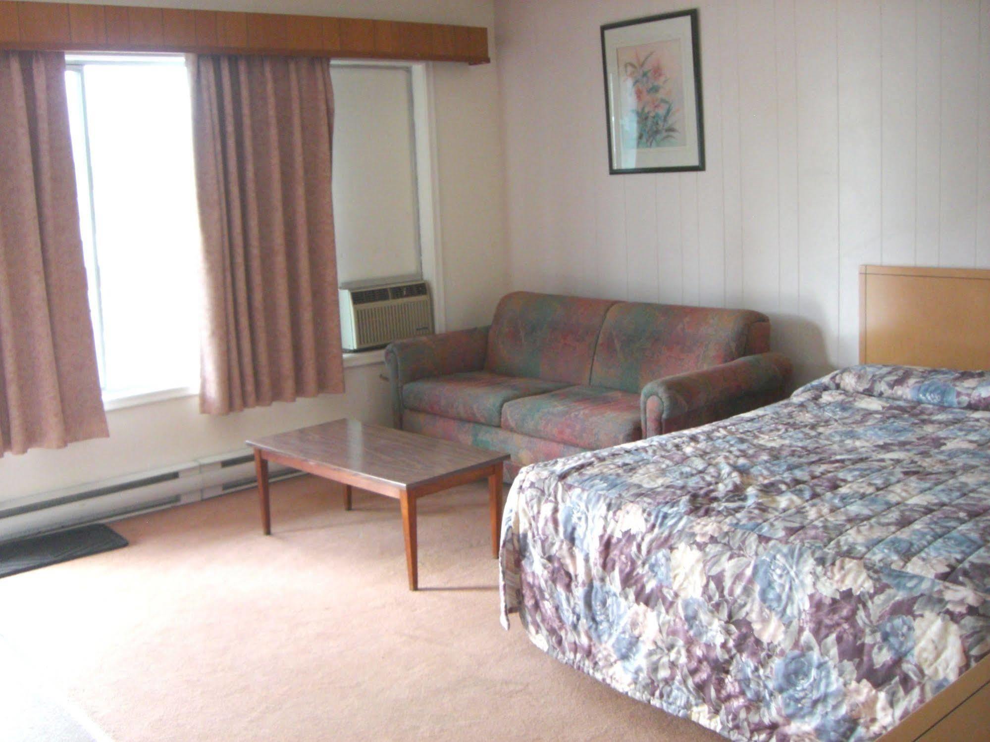 A-1 Alberni Inn Port Alberni Ngoại thất bức ảnh