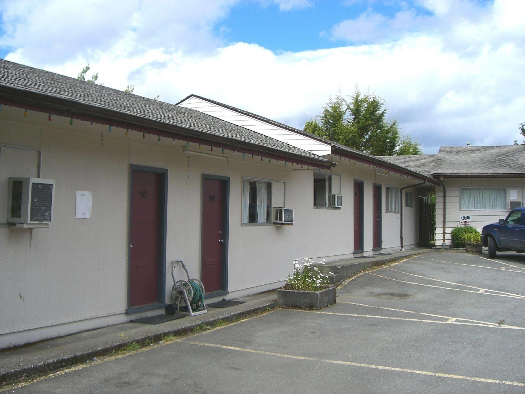 A-1 Alberni Inn Port Alberni Ngoại thất bức ảnh